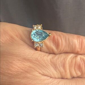 Avon Vintage Aqua Teardrop GoldPlated Ring with Rhinestone Accents SIZE 5 248